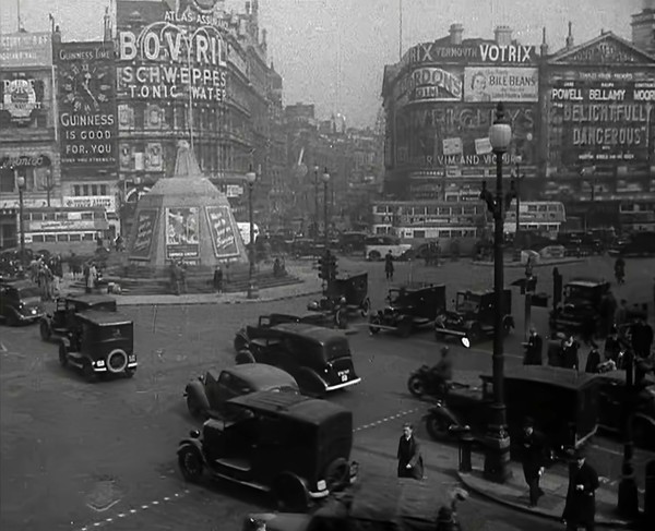 People and Traffic, Piccadilly Circus, London, 1942.  Creator: British Pathe Ltd.