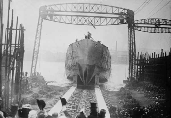 Launch of QUEEN MARY, 1912. Creator: Bain News Service.