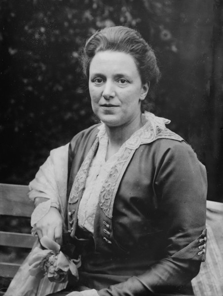 Mme. Leon Dupriez, between c1910 and c1915. Creator: Bain News Service.