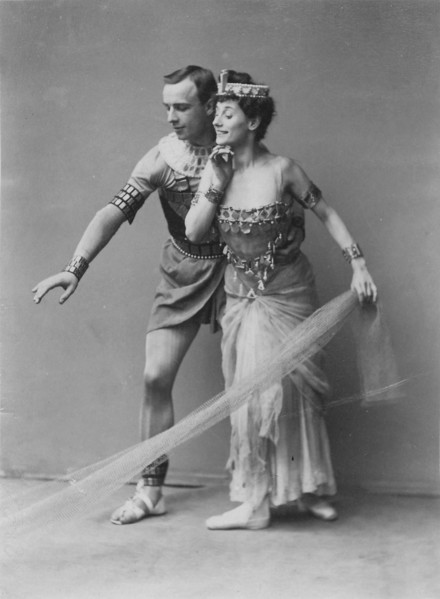 Anna Pavlova and Mikhail Mordkin in the ballet "The Pharaoh's Daughter" by Marius..., 1906. Creator: Fischer, Karl August (1859-after 1923).