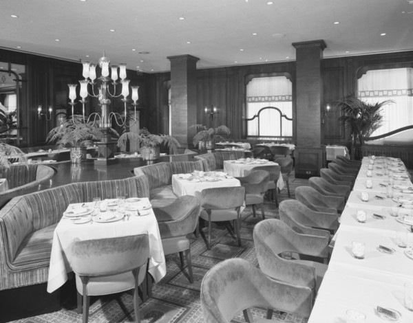 Bull and Bear, Waldorf-Astoria, 49th St. and Lexington, New York, 1960. Creator: Gottscho-Schleisner, Inc.