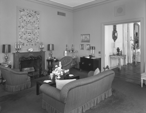 Dr. and Mrs. Leon Levy, residence at 1409 S. Ocean Blvd., Palm Beach, 1959. Creator: Gottscho-Schleisner, Inc.