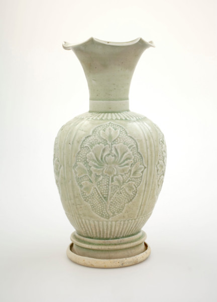 Vase with scalloped mouth, 1279-1368. Creator: Unknown.