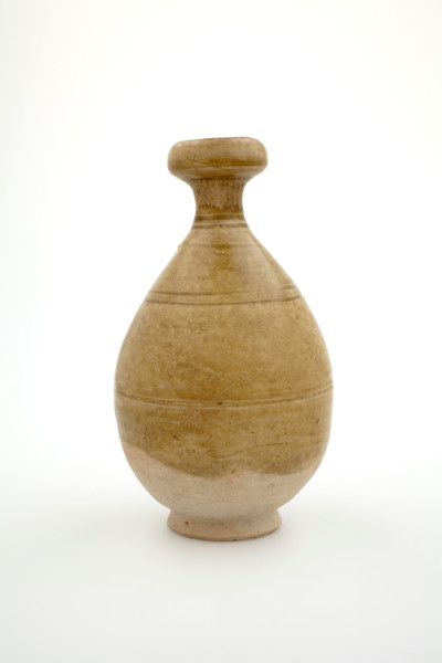 Bottle with garlic-head mouth, about 600. Creator: Unknown.