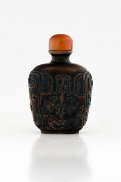 Snuff bottle with stopper, 18th century. Creator: Unknown.
