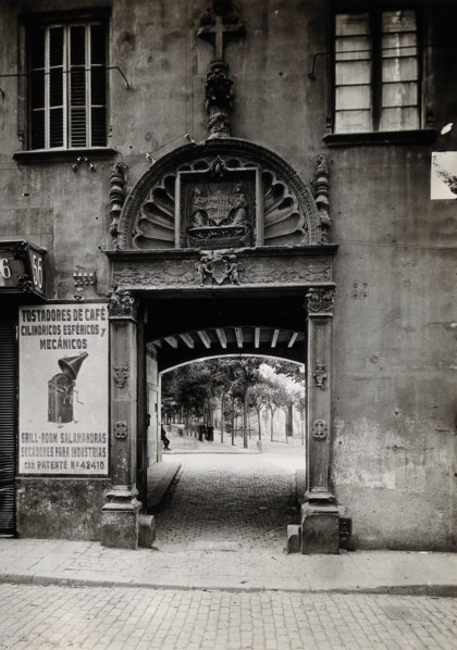 Hospital de la Santa Cruz, Barcelona: the door leading through to the courtyard, c1900. Creator: Unknown.