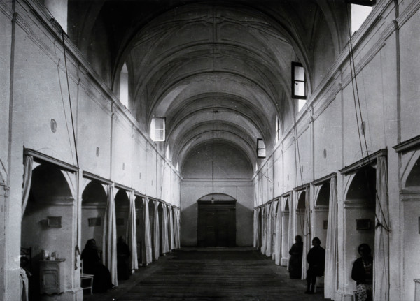 Hospital del Rey, Burgos: a ward, 1900-1999. Creator: Unknown.