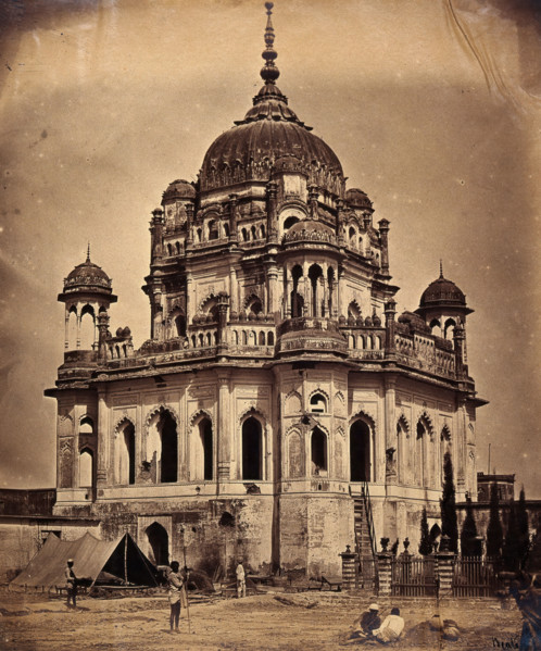 Lucknow, India: the tomb of Khursheed Zadi in the Kaiser Bagh Palace complex, showing..., c1858. Creator: Felice Beato.