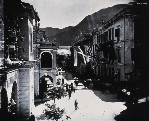 Queen's road, Hong Kong, 1981 (from negative of c1869). Creator: John Thomson.