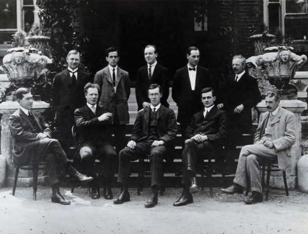 Staff of Wellcome Physiological Research Laboratories  Creator: Unknown.