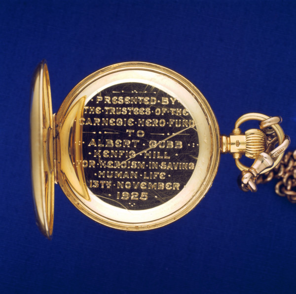 Pocket watch (glass, gold, enamel), 1920s. Creators: Tavennes, Dennison Watch.