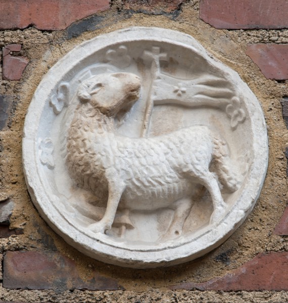 Roundel with Agnus Dei, 14th century. Creator: Unknown.