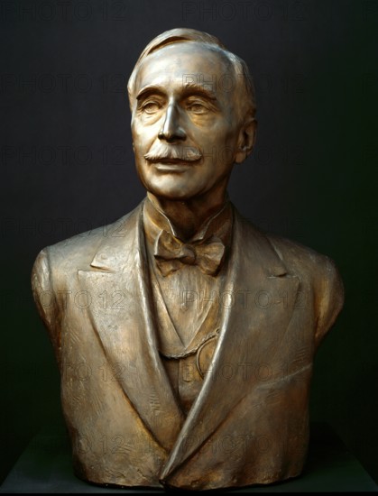 Bust of Sir William Llewellyn, P.R.A., 1933. Creator: William Goscombe John.
