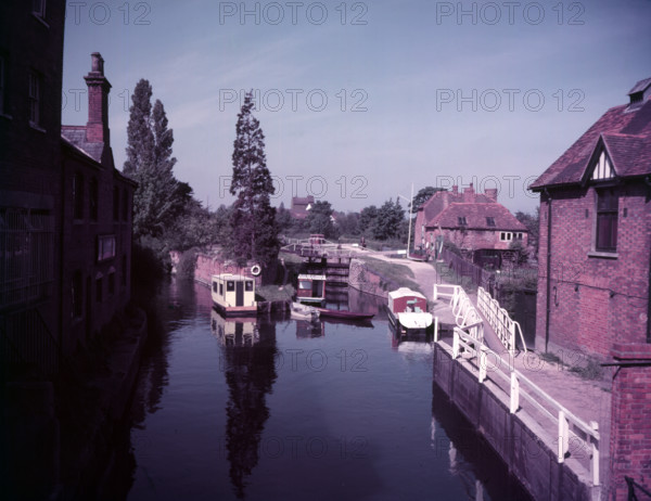 Lock on the River Kennet at Newbury, Berkshire, c1955. Creator: Arthur Charles Kirby Ware.