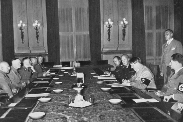 Meeting of the Reich Governor at the Reich Chancellery