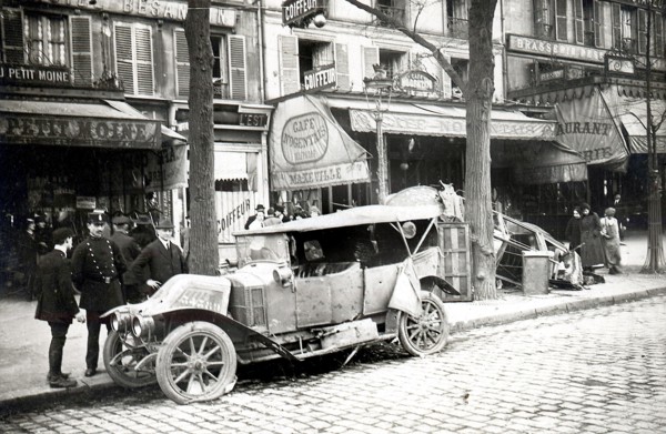 Le boulevard de Strasbourg touché par les obus de la grosse Bertha - Les bombardements aériens de