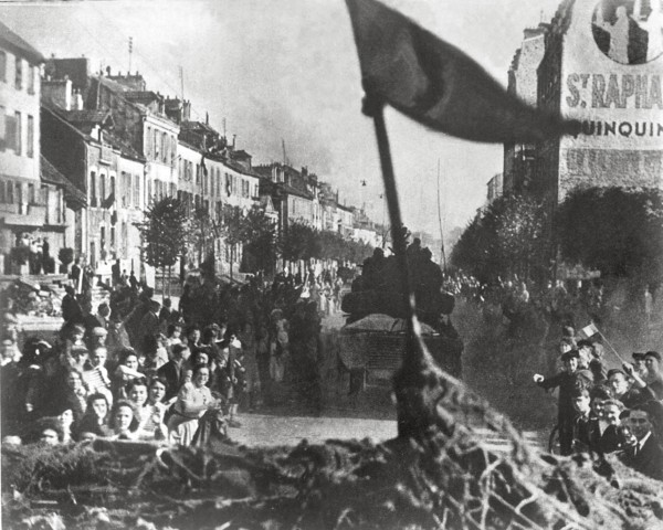 Août 1944, l'avancée de la 2e DB vers Paris. Le groupement tactique Dio atteint la porte d'Orléans,