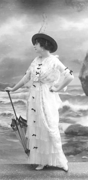 Modèle pour le bain, fin 19e siècle. MODE