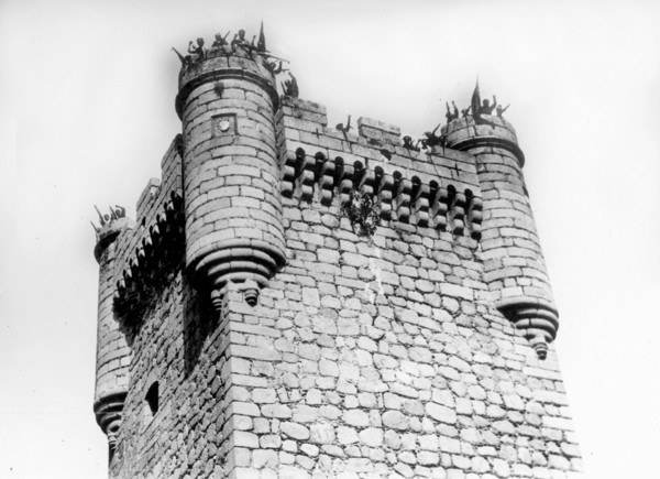 Donjon du château d'Oropesa, en août 1936