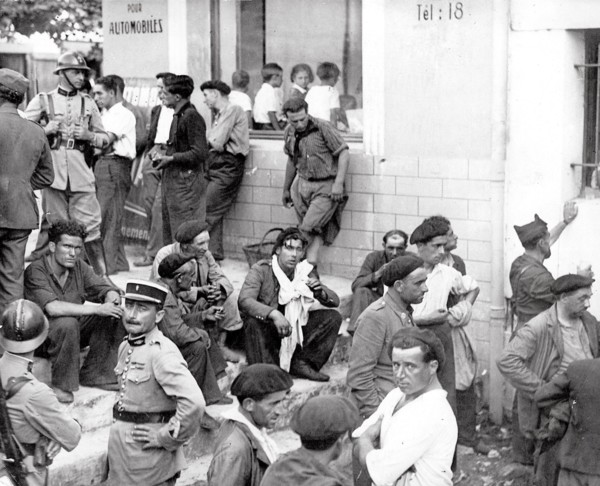 Réfugiés espagnols à la frontière française, en août 1936