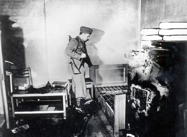 Voici la chambre à la Chancellerie du 3ème Reich où Hitler se réfugiait lors des bombardements de