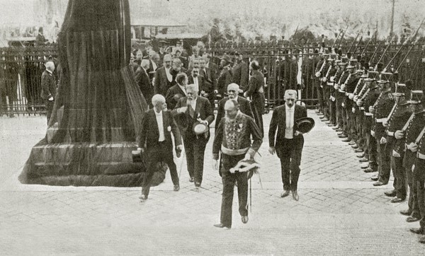 La translation des cendres de M Emile Zola au Panthéon le jeudi 4 juin 1908.