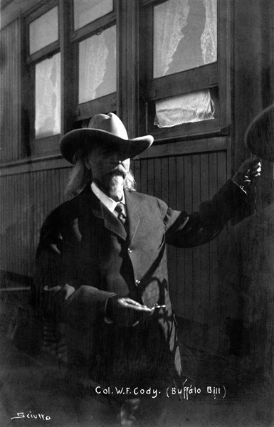 Italian photo card representing Buffalo Bill