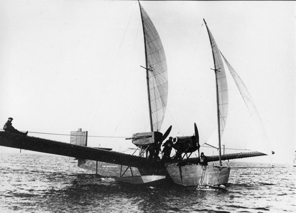 Hydravion à voile