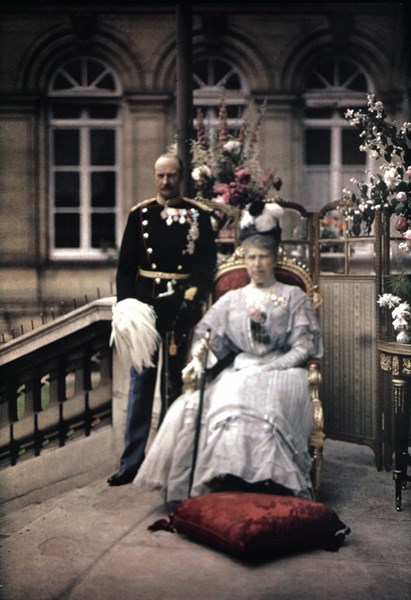 First Color Photo Published in a Magazine