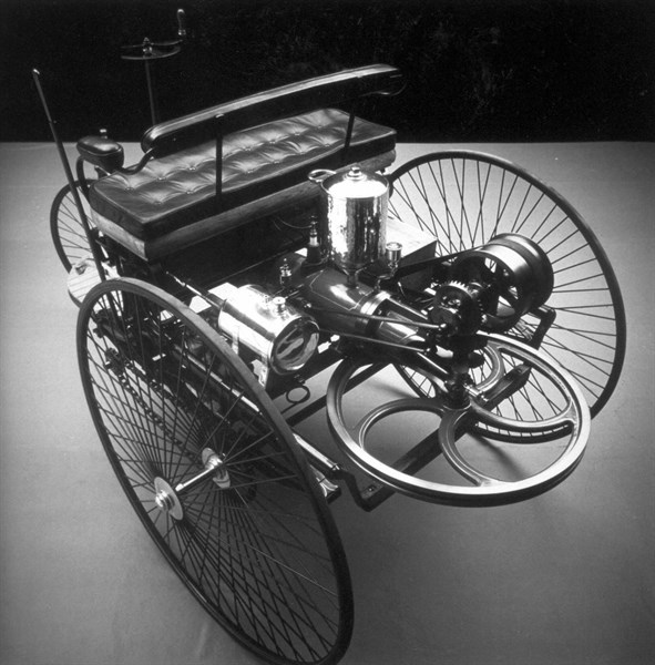 Daimler Benz, premiers modèles