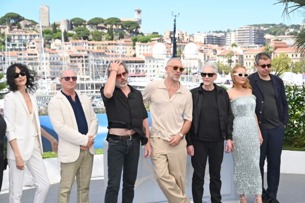 Equipe du film "Les Linceuls"