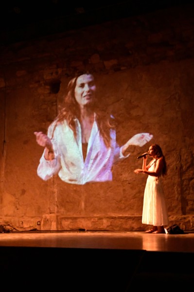 Festival d'Avignon OFF 2024 : "Elisa Tovati fait son cinéma"