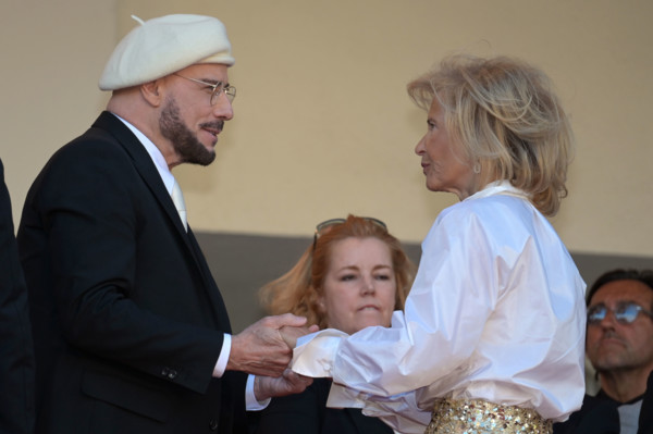 John Travolta, Iris Knobloch