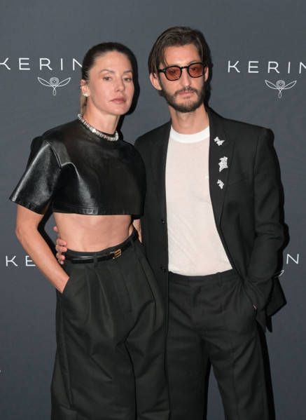 Natasha Andrews, Pierre Niney