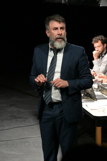 Festival d'Avignon IN 2026 : "Un procès - après l'ennemi du peuple"