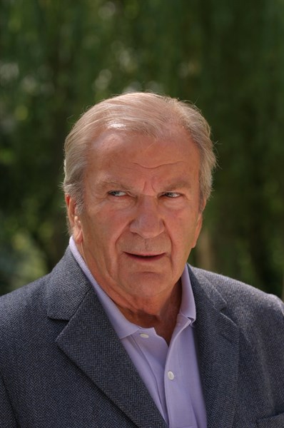 Pierre Mondy dans la série "Commissaire Cordier"