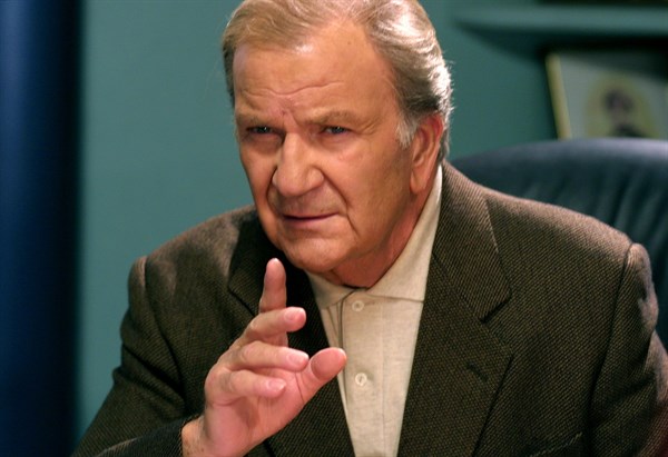 Pierre Mondy dans la série "Les Cordier, juge et flic"