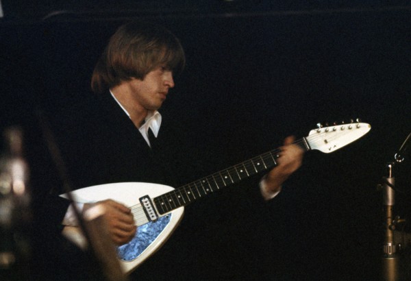Brian Jones sur scène