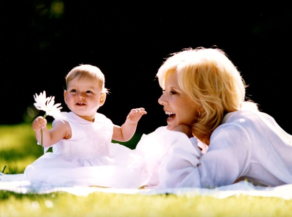 Sylvie Vartan et sa fille adoptive, Darina