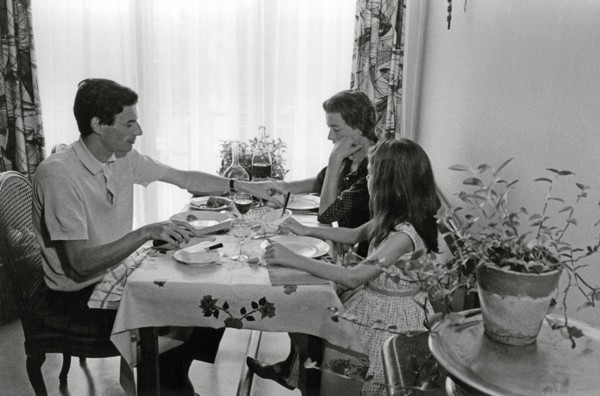 Jean Ferrat en famille