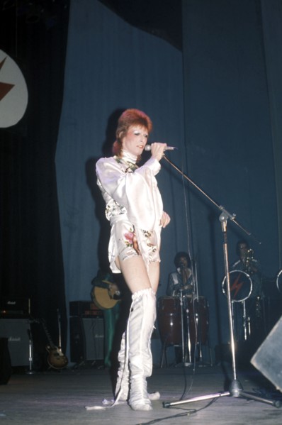 David BOWIE as 'Ziggy Stardust' during a concert, 1972