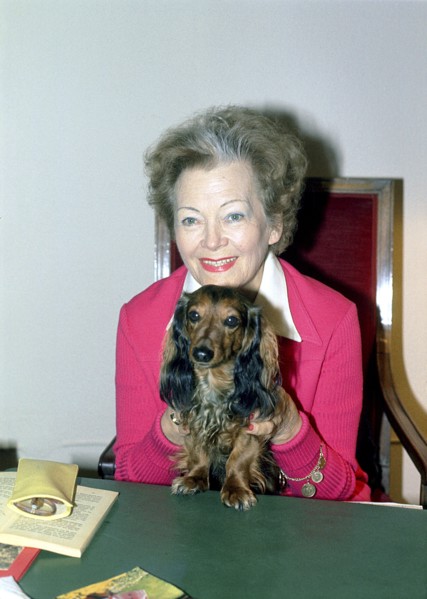 Olga CHEKHOWA with dachshund