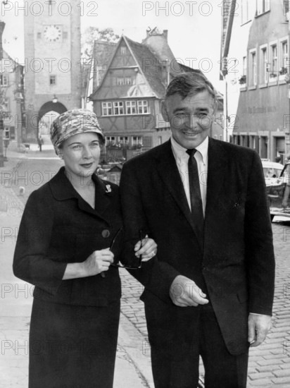 Clark GABLE with his wife Kay SPREECKELS, 1958