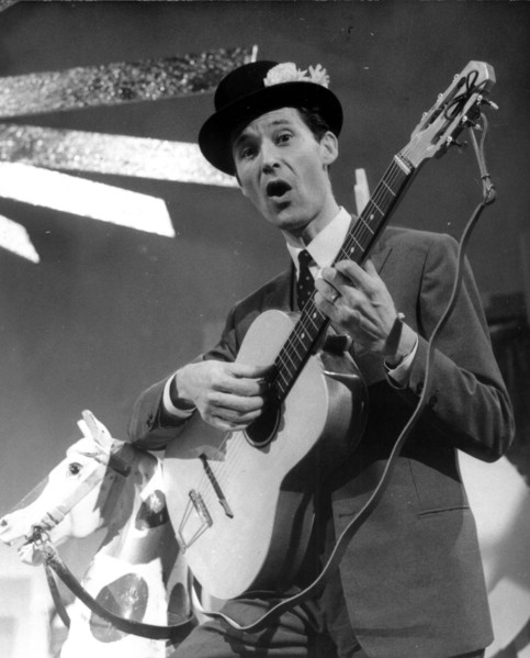 Silvio FRANCESCO with guitar