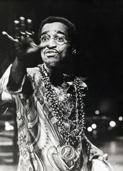 Sammy DAVIS Jr. at a stage performance