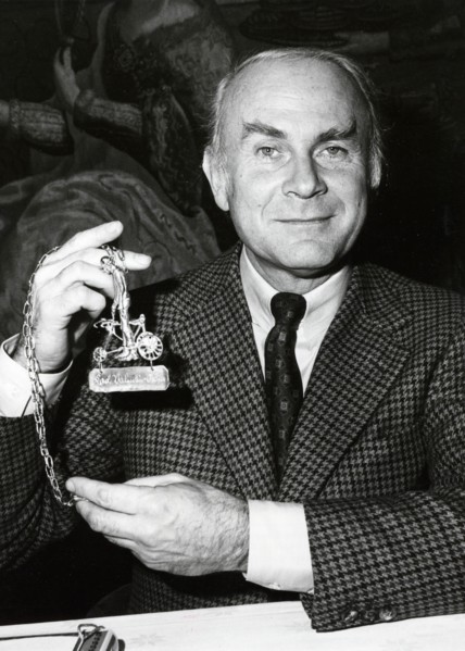 LORIOT with the Karl Valentin Order, Munich 1974