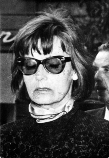 Greta GARBO with sunglasses