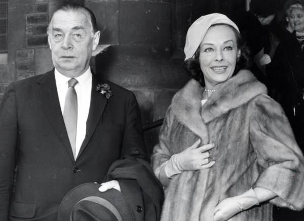 Erich Maria REMARQUE with his wife Paulette GODDARD, 1963