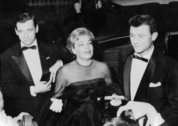 Yves MONTAND, Simone SIGNORET and Laurence HARVEY in Cannes