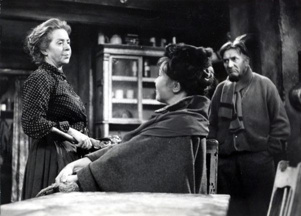 Inge MEYSEL in a film scene from 'The Beaver's Fur'